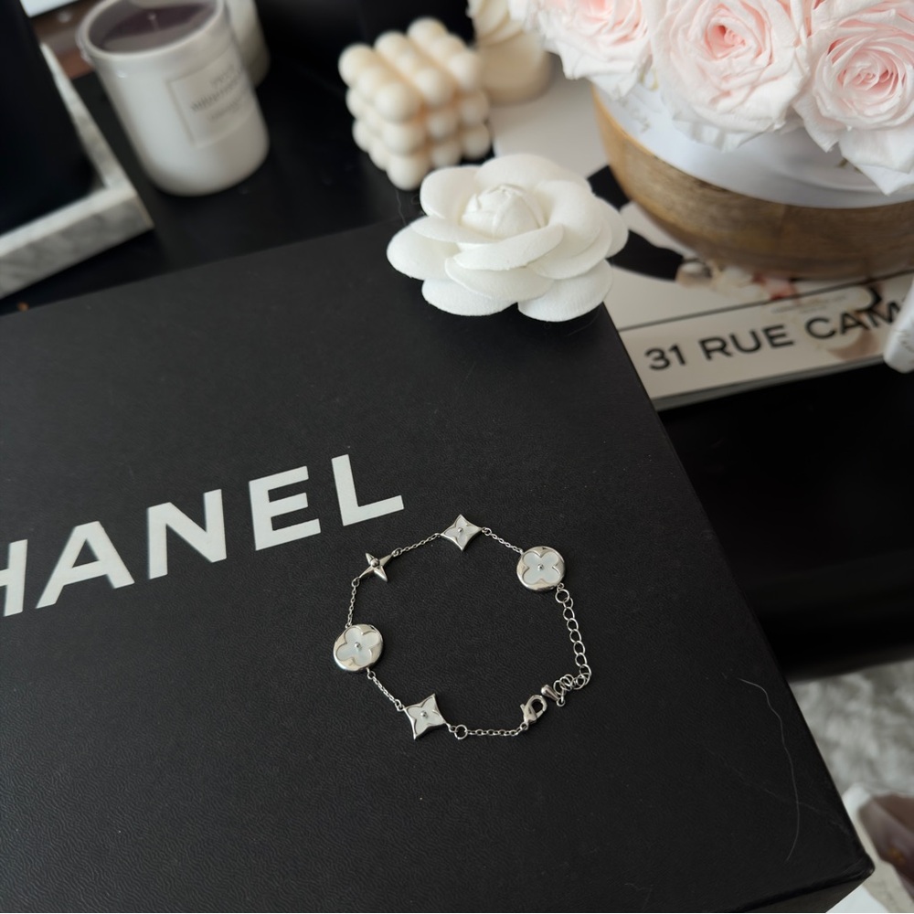 Clover Silver Bracelet with White Accents